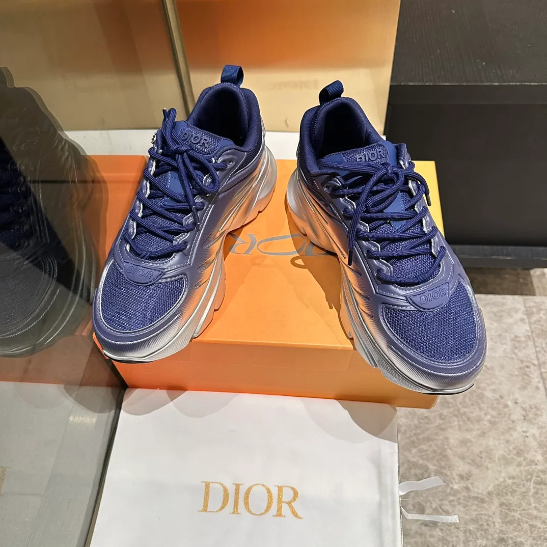 p680🐮🐮New to the Dior collection, these C'est Dior sneakers make a bold and stylish statement. Carefully crafted, the letters C and D are displayed on the sides of the upper for style, and the details add a touch of elegance. The lightweight two-tone Dior sole offers exceptional comfort and sporty appeal. Can add a stylish touch to any casual look. Christian Dior Paris signature on the tongue and sole. Two-tone notches feature Christian Dior's lucky star symbol. Women’s size 35-40, men’s size 38-45